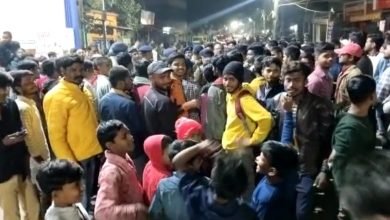Biharsharif-lathicharge (3)