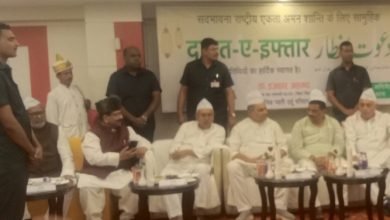 Chief Minister Nitish Kumar reached Dr. Izhar Ahmed's Iftar feast