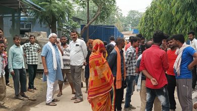 Begusarai___Ped Se Latka Mila Shav